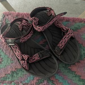 Teva Strap Sandals Size 8.5